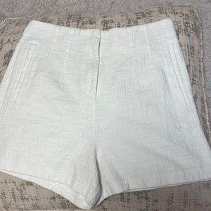ZARA  white short size L